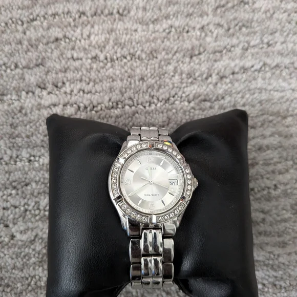 Great condition Guess Watch/Stainless Steel, Silver In Color-Comes W/Extra Links - Picture 2 of 8